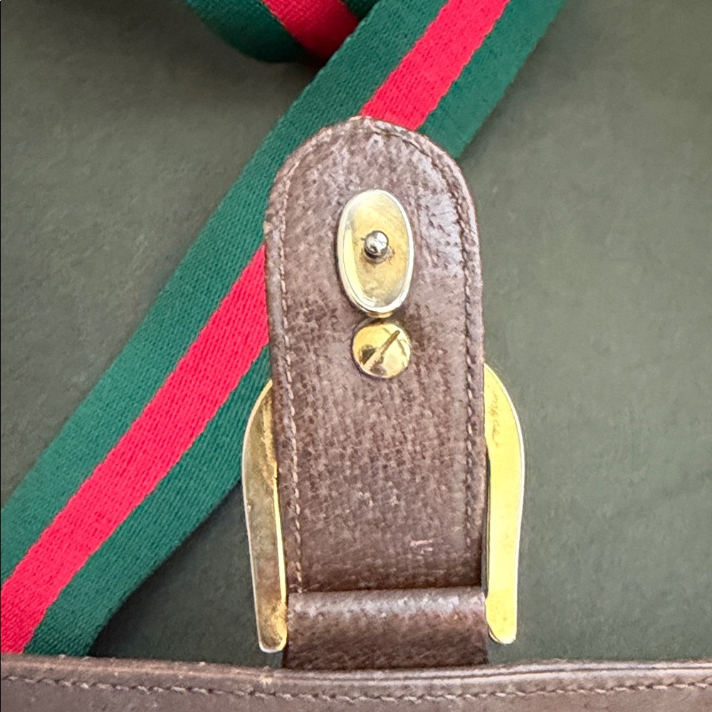 💚♥️Gucci Envelope Crossbody Bag with Brown Leather and Green-Red Web Strap - Picture 8 of 16